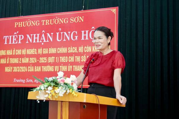 Có thể là hình ảnh về 1 người và văn bản